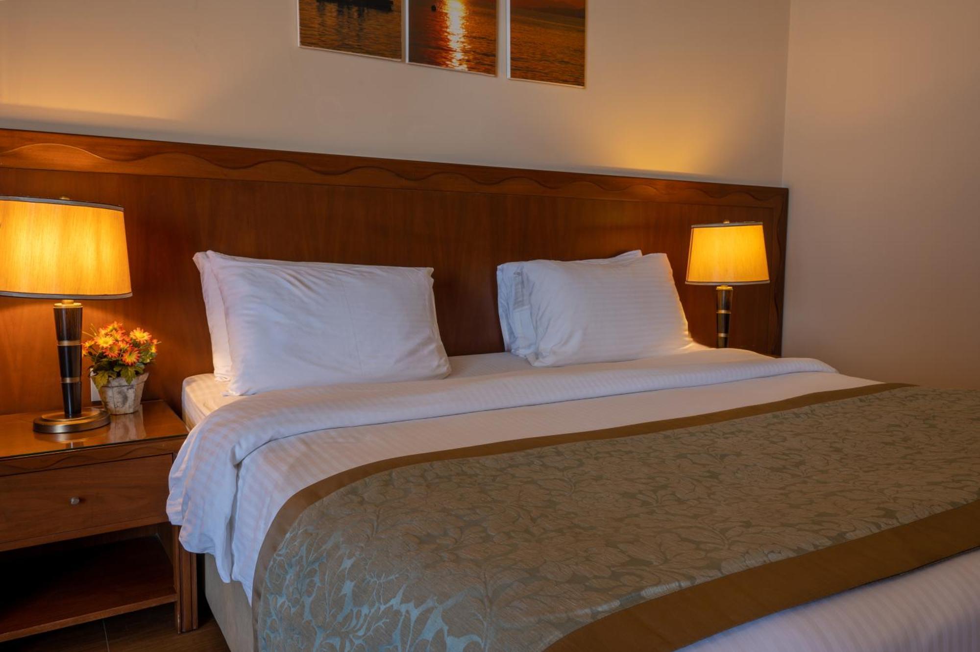 Jiyeh Marina Resort Hotel & Chalets Jieh Bagian luar foto