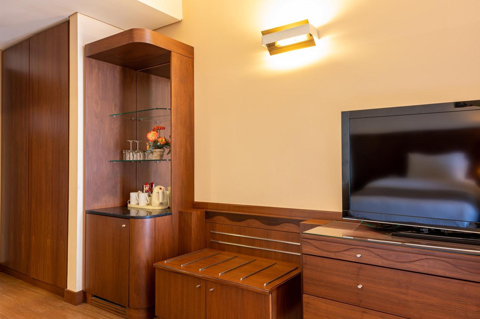 Jiyeh Marina Resort Hotel & Chalets Jieh Bagian luar foto