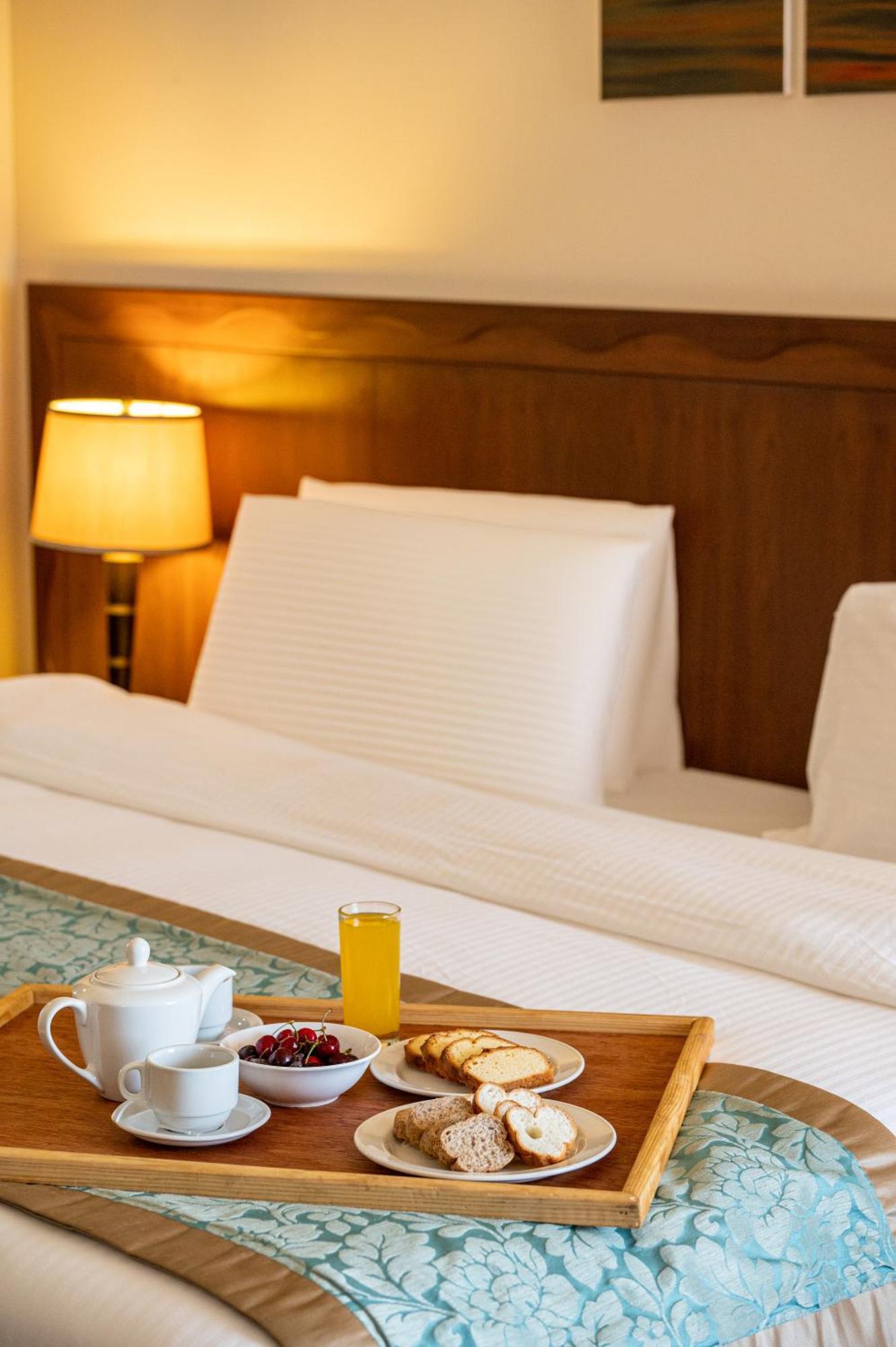 Jiyeh Marina Resort Hotel & Chalets Jieh Bagian luar foto