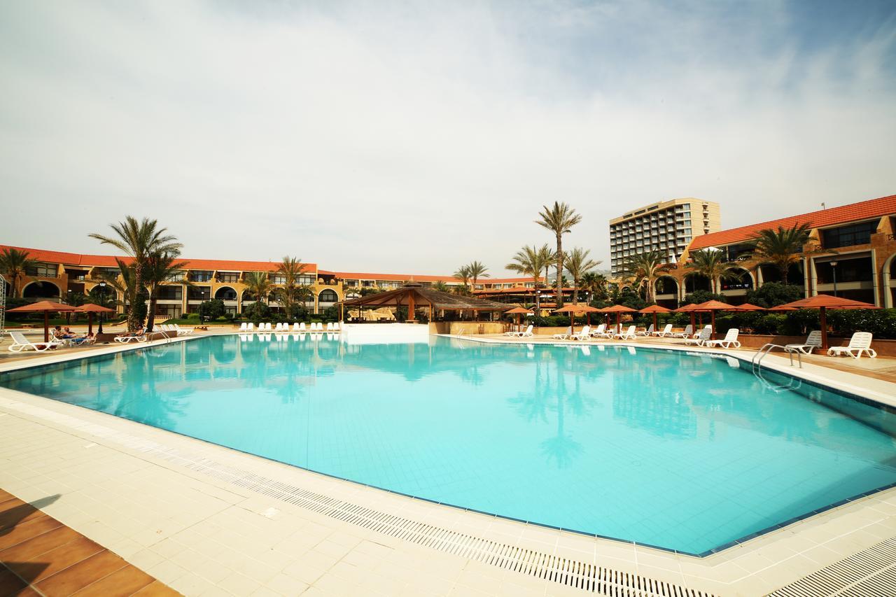 Jiyeh Marina Resort Hotel & Chalets Jieh Bagian luar foto