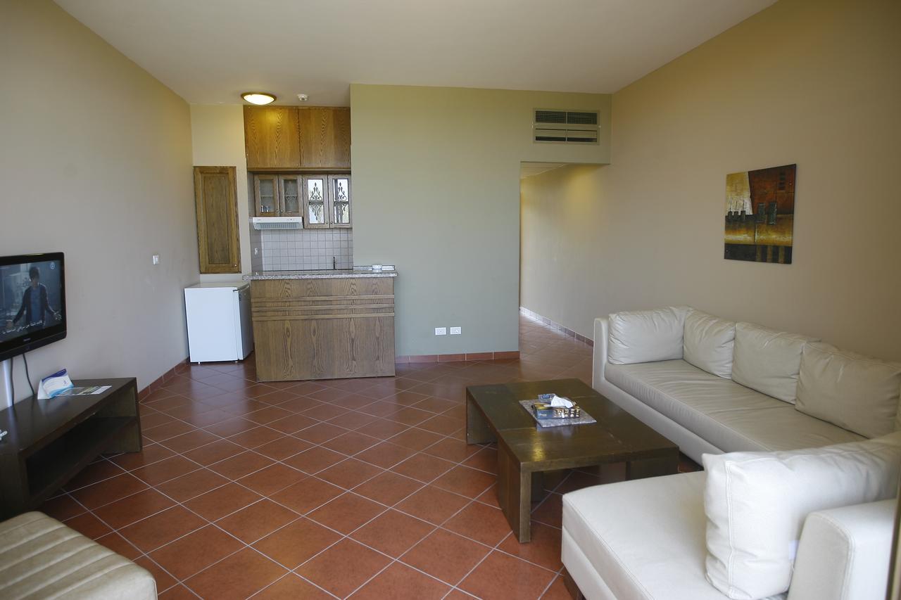 Jiyeh Marina Resort Hotel & Chalets Jieh Bagian luar foto